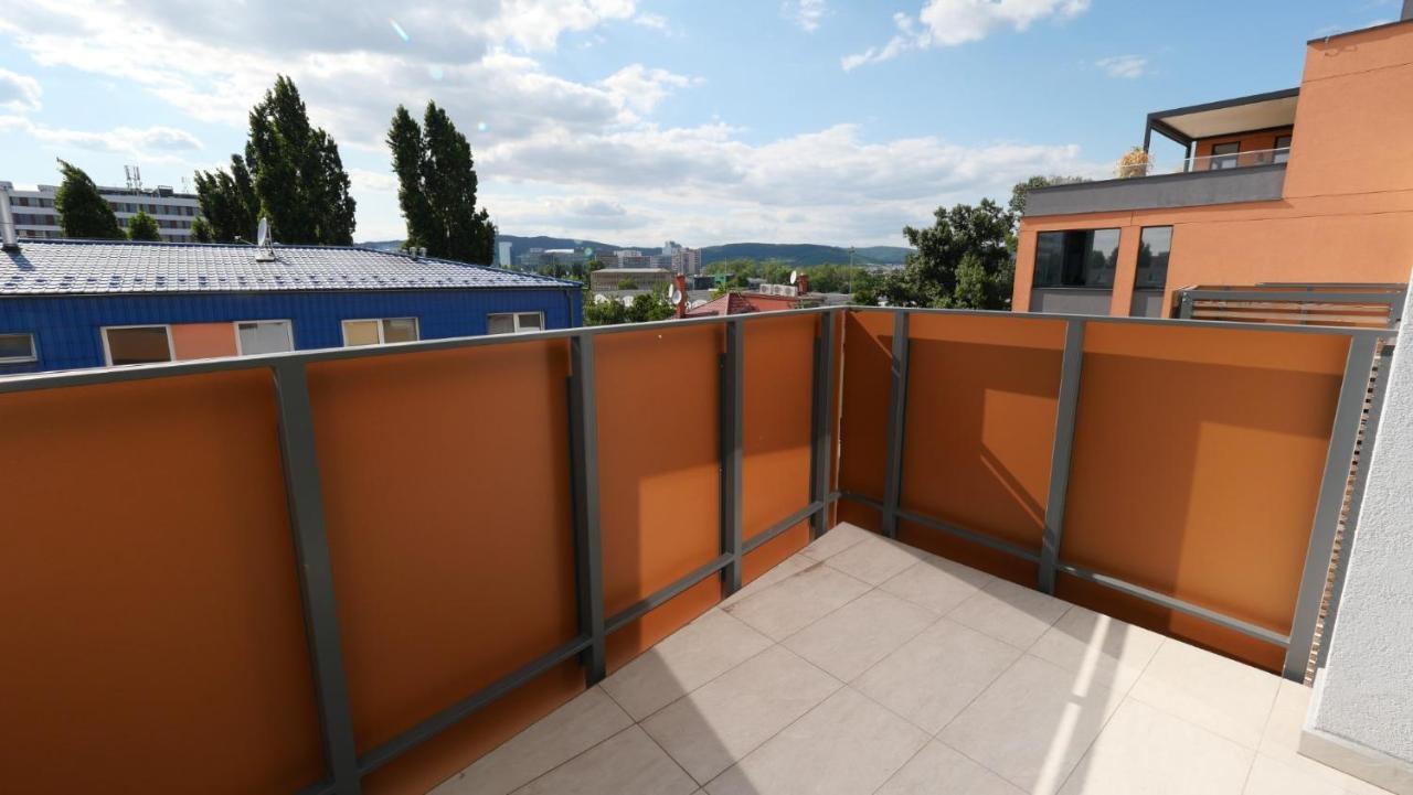 Air-Conditioned, 2 Room Apartment With Terrace Bratislava Eksteriør bilde