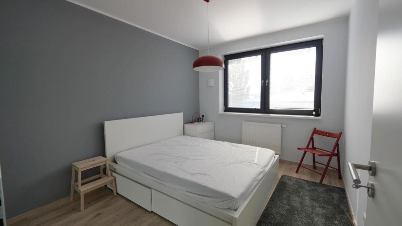 Air-Conditioned, 2 Room Apartment With Terrace Bratislava Eksteriør bilde