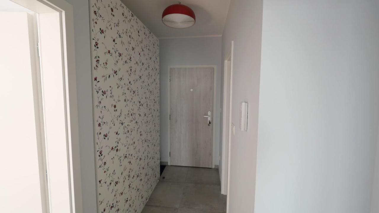 Air-Conditioned, 2 Room Apartment With Terrace Bratislava Eksteriør bilde