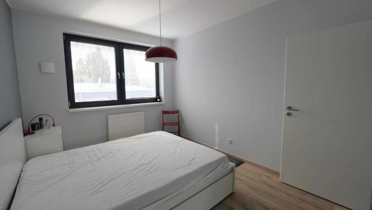 Air-Conditioned, 2 Room Apartment With Terrace Bratislava Eksteriør bilde