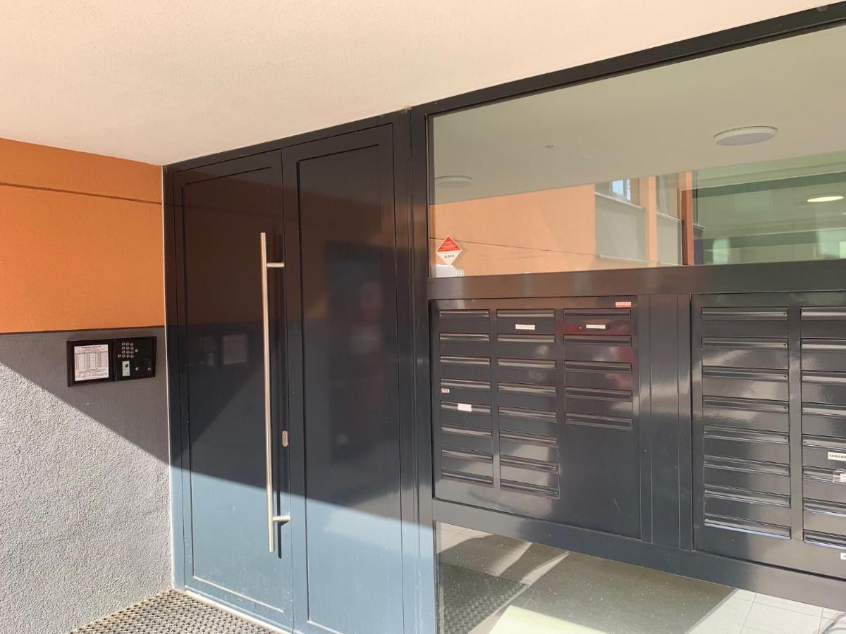 Air-Conditioned, 2 Room Apartment With Terrace Bratislava Eksteriør bilde